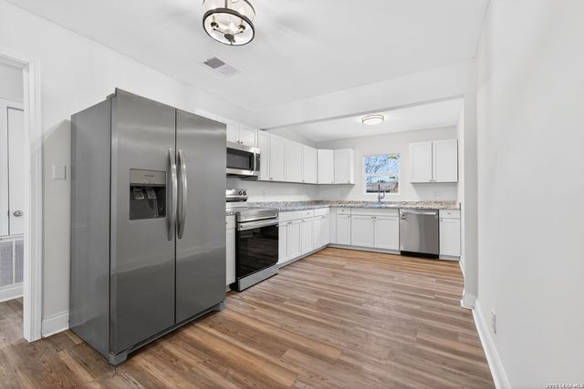 2034 Edison, San Antonio, TX 78201