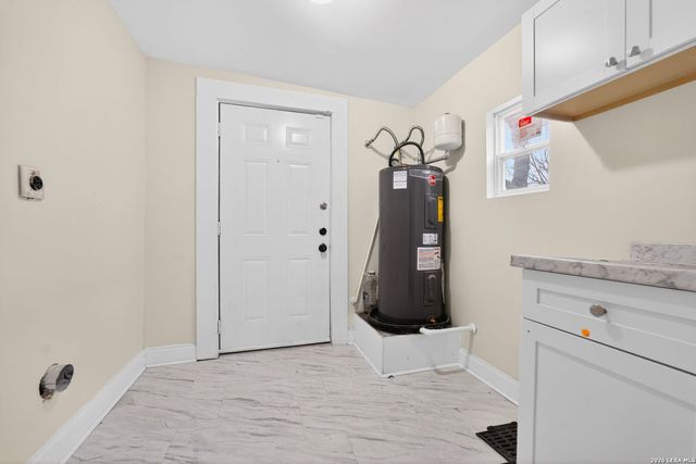 2034 Edison, San Antonio, TX 78201