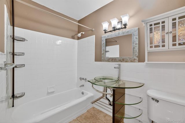 1853 Central Park Avenue 16A, Yonkers, NY 10710