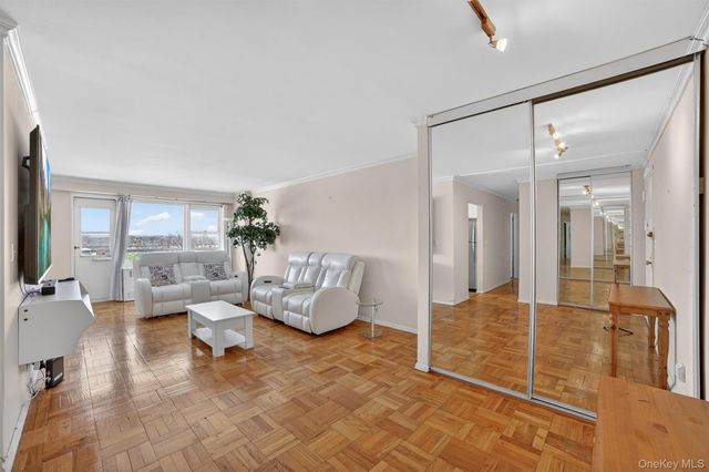 1853 Central Park Avenue 16A, Yonkers, NY 10710