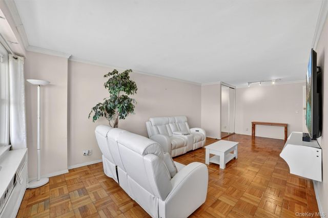 1853 Central Park Avenue 16A, Yonkers, NY 10710