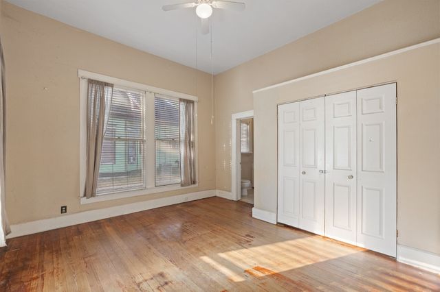 1313 N Robinson Street, Cleburne, TX 76031