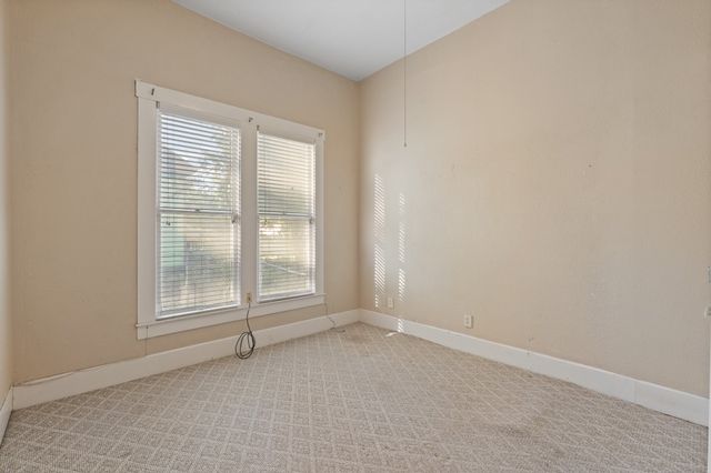 1313 N Robinson Street, Cleburne, TX 76031