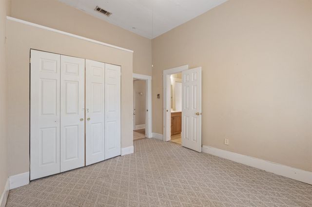 1313 N Robinson Street, Cleburne, TX 76031
