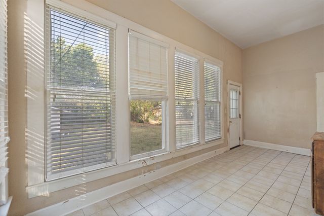 1313 N Robinson Street, Cleburne, TX 76031