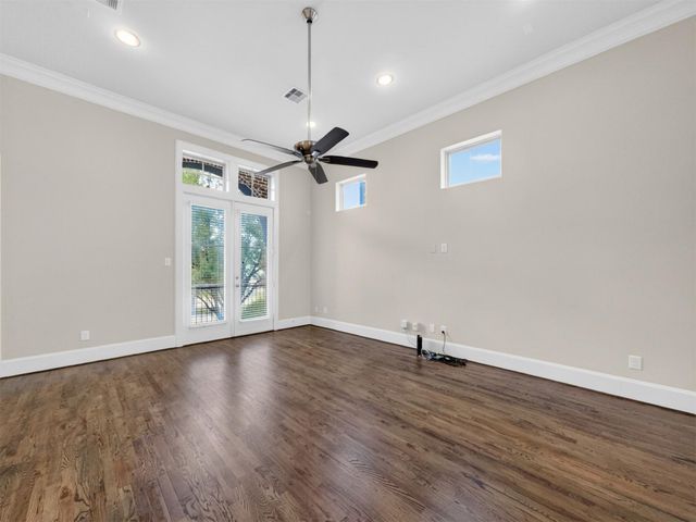 2810 Capitol Street, Houston, TX 77003