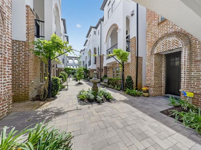 2810 Capitol Street, Houston, TX 77003