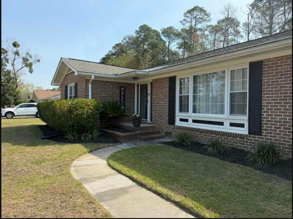 27 Plantation Rd., Myrtle Beach, SC 29588