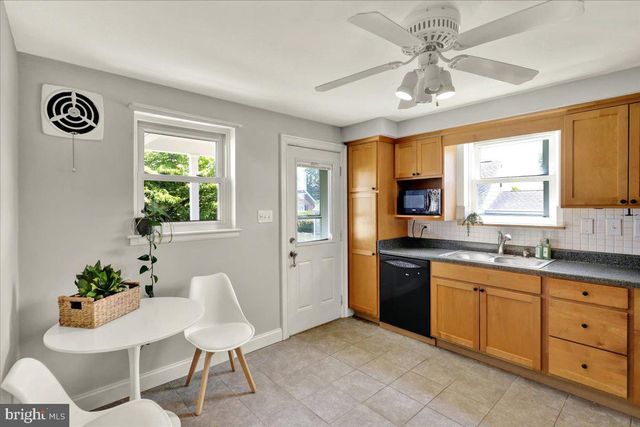418 EGLE RD, Reading, PA 19601