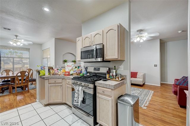 1604 Cardinal Bluff Drive 202, Las Vegas, NV 89128