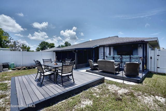 37 E Towne Place, Titusville, FL 32796