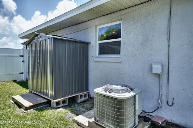 37 E Towne Place, Titusville, FL 32796