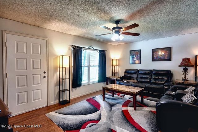 37 E Towne Place, Titusville, FL 32796