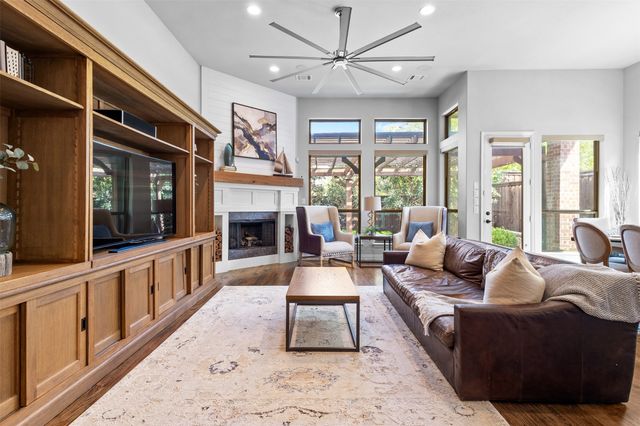 2131 N Hill Drive, Irving, TX 75038