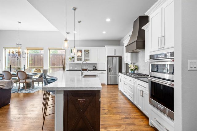 2131 N Hill Drive, Irving, TX 75038