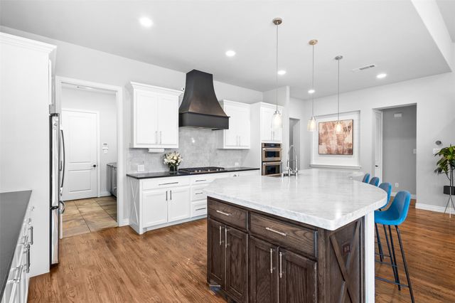 2131 N Hill Drive, Irving, TX 75038