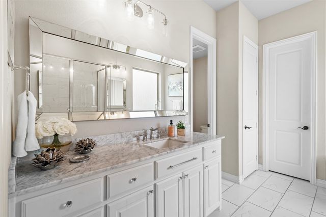 2131 N Hill Drive, Irving, TX 75038