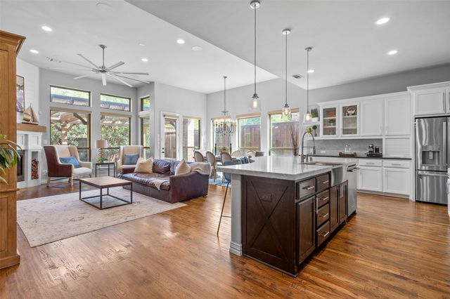 2131 N Hill Drive, Irving, TX 75038