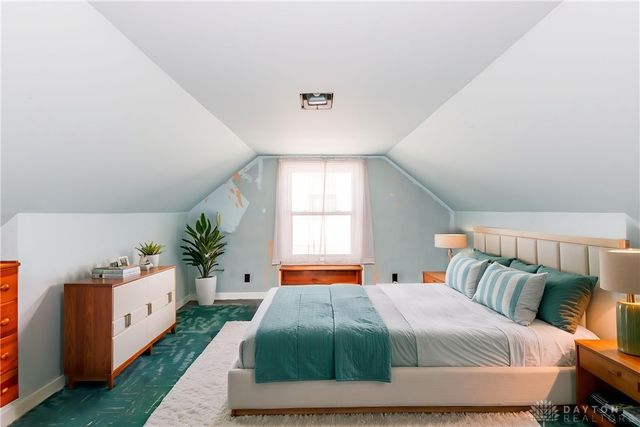 2212 Chamberlin Avenue, Dayton, OH 45406