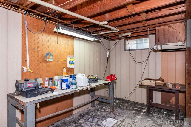 2212 Chamberlin Avenue, Dayton, OH 45406