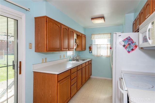 2212 Chamberlin Avenue, Dayton, OH 45406