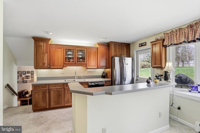 12012 CANTER LN, Reston, VA 20191