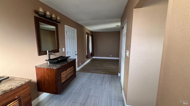 121 Notre Dame Ct, Vallejo, CA 94589