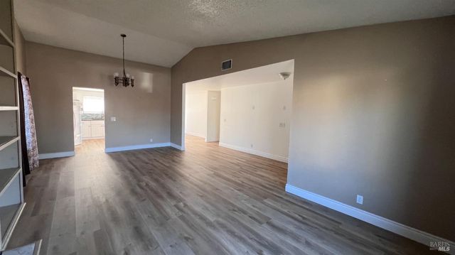 121 Notre Dame Ct, Vallejo, CA 94589