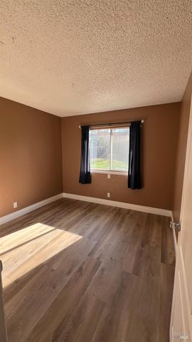 121 Notre Dame Ct, Vallejo, CA 94589