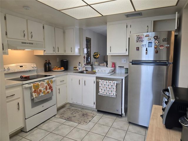 7664 NW 18th St 204, Margate, FL 33063