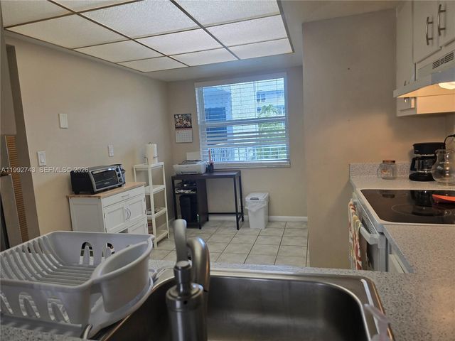 7664 NW 18th St 204, Margate, FL 33063