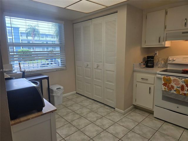 7664 NW 18th St 204, Margate, FL 33063