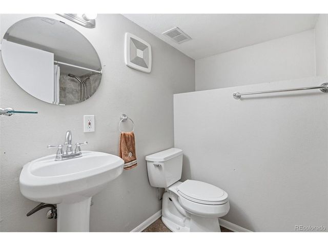 2815 Oneida St, Denver, CO 80207