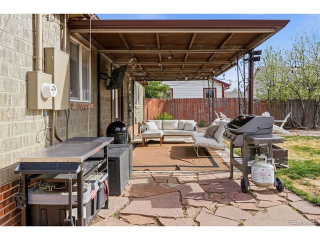 2815 Oneida St, Denver, CO 80207