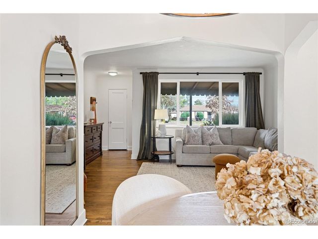 2815 Oneida St, Denver, CO 80207