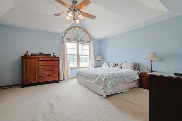 11194 Algonquin Road 11194, Huntley, IL 60142