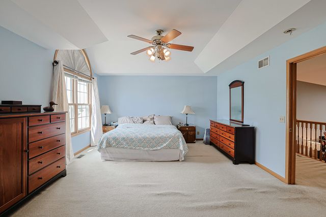 11194 Algonquin Road 11194, Huntley, IL 60142