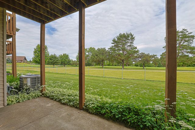 11194 Algonquin Road 11194, Huntley, IL 60142