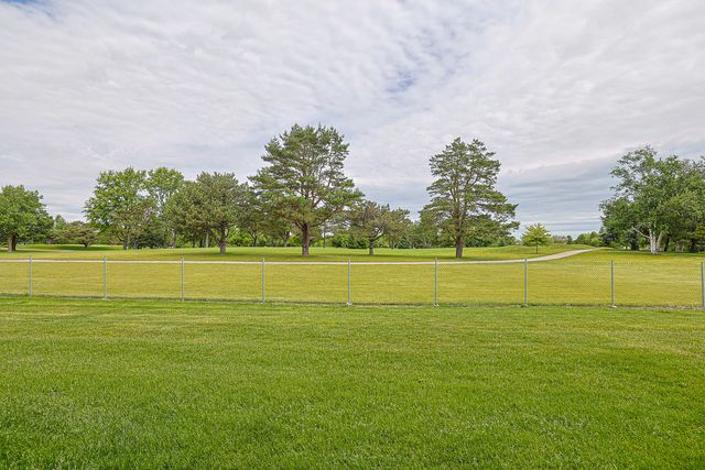 11194 Algonquin Road 11194, Huntley, IL 60142
