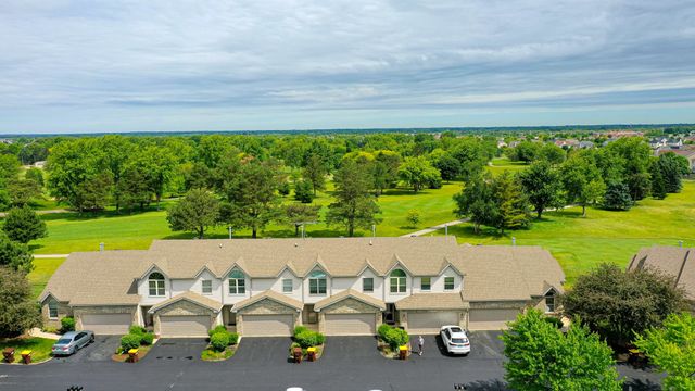 11194 Algonquin Road 11194, Huntley, IL 60142