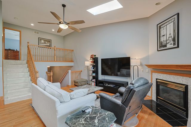11194 Algonquin Road 11194, Huntley, IL 60142