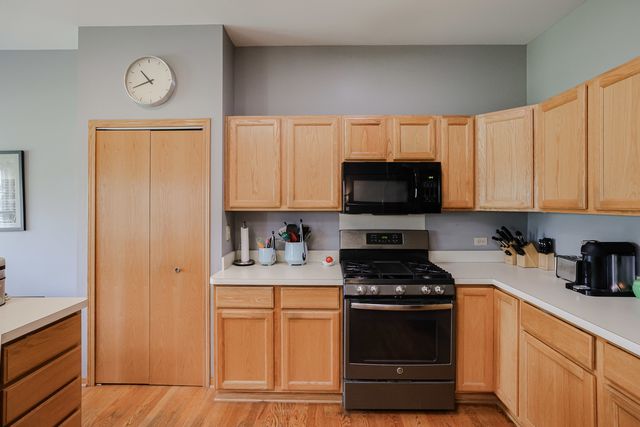11194 Algonquin Road 11194, Huntley, IL 60142