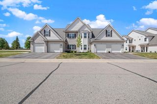1881 Woodland WAY #420-1, Slinger, WI 53086