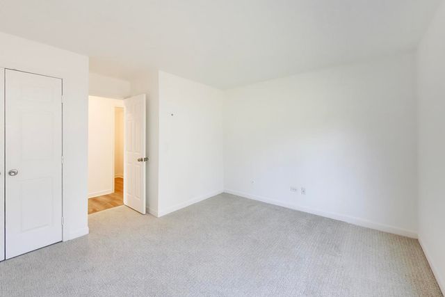 83c Thornhill Lane c, Lake Barrington, IL 60010