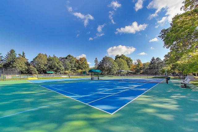 83c Thornhill Lane c, Lake Barrington, IL 60010