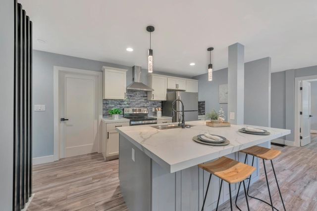 7032 Sayre Drive, Oakland, CA 94611