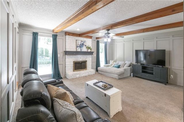 1602 NW Weatherstone Lane, Blue Springs, MO 64015