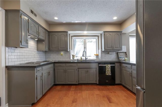 1602 NW Weatherstone Lane, Blue Springs, MO 64015