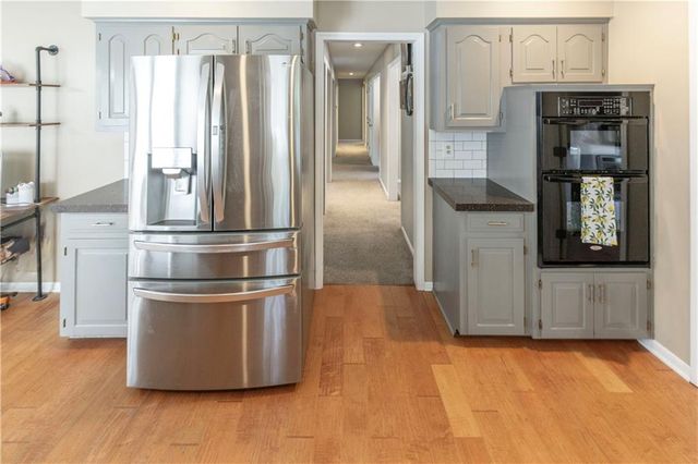 1602 NW Weatherstone Lane, Blue Springs, MO 64015