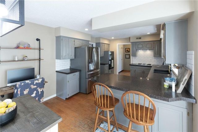 1602 NW Weatherstone Lane, Blue Springs, MO 64015